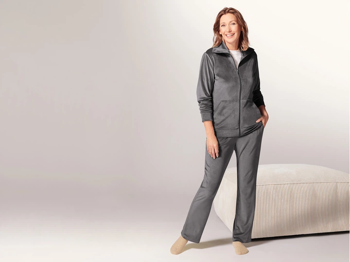 Толстовка велюровая для женщины Esmara LIDL 435817 XS Серый - изображение 2