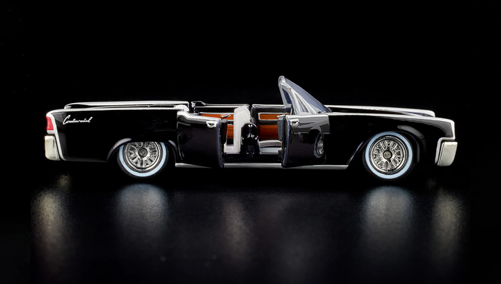 Машинка Premium Hot Wheels '61 Lincoln Continental Red Line Club