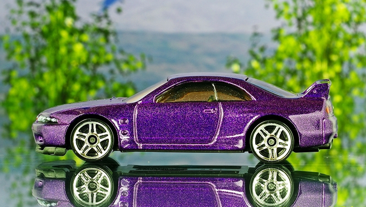 Машинка Базовая Hot Wheels Nissan Skyline GT-R R33 Then and Now 1