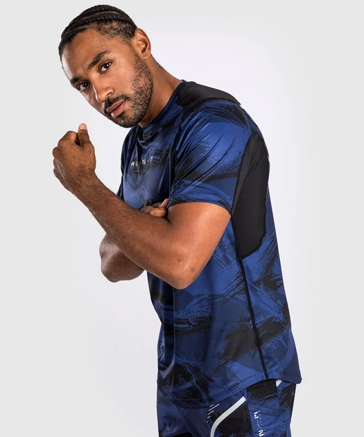 Тренировочная футболка Venum Electron 3.0 Dry-Tech T-shirt Navy (VENUM-04543-018-XXL) - Фото 3 Тренировочная футболка Venum Electron 3.0 Dry-Tech T-shirt Navy (VENUM-04543-018-XXL) - изображение 3