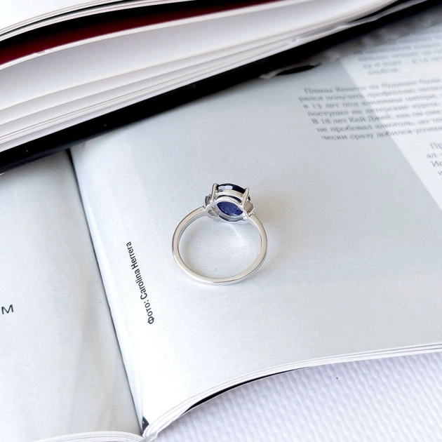 Серебряное кольцо с натуральным сапфиром 3.873ct, фианитами, вес изделия 2,44 гр (2162513) - изображение 4