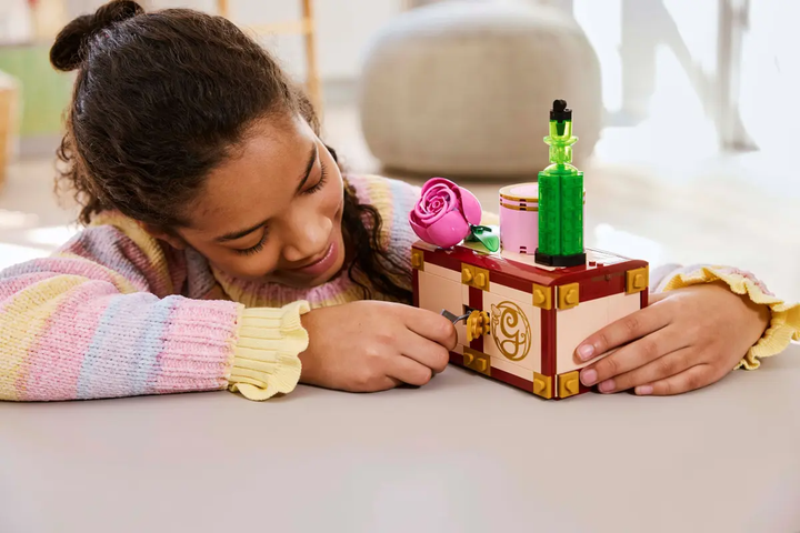 Конструктор LEGO Wicked Bright 2024 Гуртожиток Глінда та Елфаба 740 елементів (75683) - зображення 11