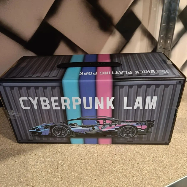 Конструктор на пульті управління Technic Lamborghini CyberPunk
