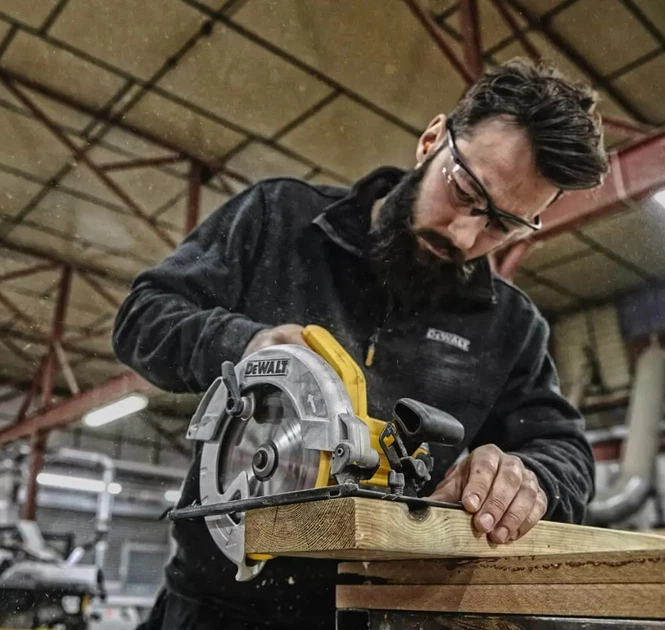 Пила дисковая сетевая DeWalt DWE560 - Фото 2 Пила дисковая сетевая DeWalt DWE560 - изображение 2
