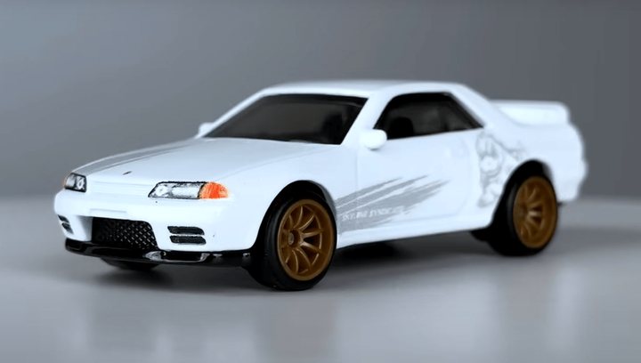 Машинка Premium Hot Wheels Nissan Skyline GT-R (BNR32) Boulevard 1