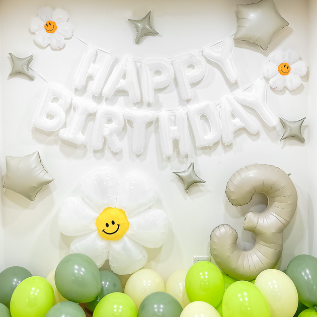 Фотозона Із Кульок Happy Birthday Білі Ромашки З Цифрою Тінейджер (32 кульки) - Фото 1 Фотозона Із Кульок Happy Birthday Білі Ромашки З Цифрою Тінейджер (32 кульки) - зображення 1