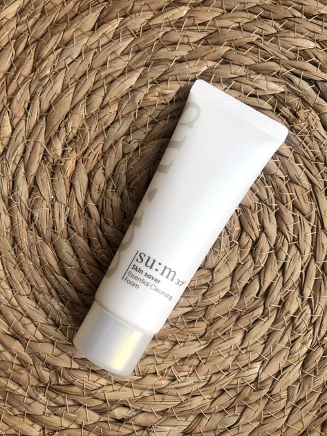 Гелева очищаюча пінка SU:M37 skin saver essential cleansing foam 40 ml - Фото 1 Гелева очищаюча пінка SU:M37 skin saver essential cleansing foam 40 ml - зображення 1