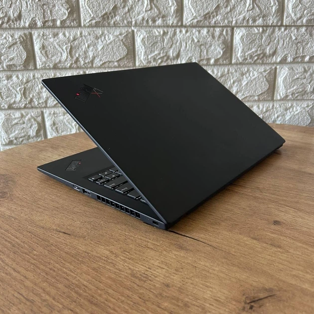 Ультрабук Б-класс Lenovo ThinkPad X1 Carbon Gen 8 / 14