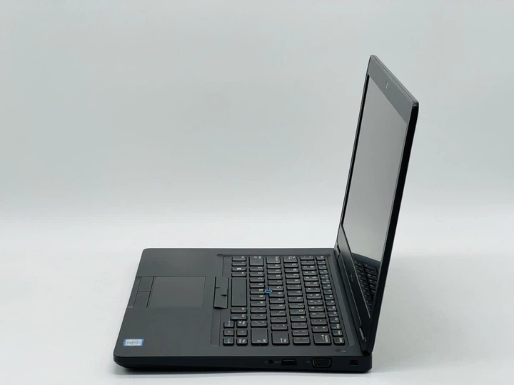 Ультрабук Б-класс Dell Latitude 5490 / 14" (1366x768) TN / Intel Core i5-8350U (4 (8) ядра по 1.7 - 3.6 GHz) / 8 GB DDR4 / 240 GB SSD / Intel UHD Graphics 620 / WebCam / HDMI б/у - Фото 4 Ультрабук Б-класс Dell Latitude 5490 / 14" (1366x768) TN / Intel Core i5-8350U (4 (8) ядра по 1.7 - 3.6 GHz) / 8 GB DDR4 / 240 GB SSD / Intel UHD Graphics 620 / WebCam / HDMI б/у - изображение 4