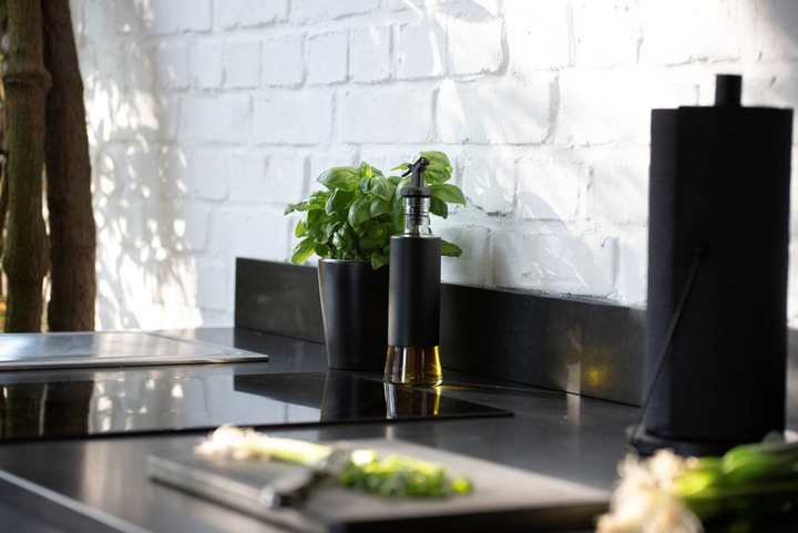 Дозатор для олії та оцту Wenko Boga Black Outdoor Kitchen Чорний 300 мл (4008838379691) - зображення 5