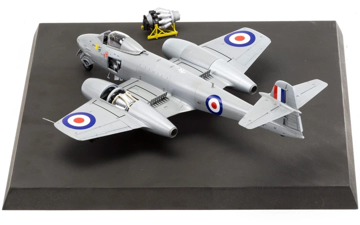 Збірна модель 1/48 літак Gloster Meteor F8 Korean War Airfix A09184 - зображення 4