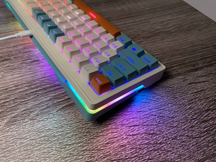 かな Механическая клавиатура Cyberlynx ZA68 (68 клавиш, RGB, USB Type-C