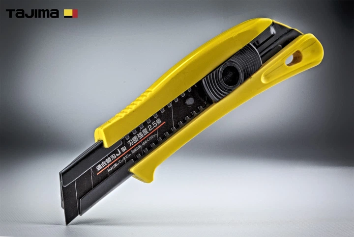 あページ ᐉ Нож строительный сегментный Tajima 610 J усиленный 22мм