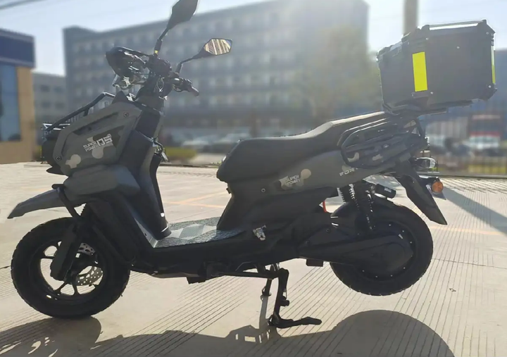 Електроскутер FORTE UNICORN EV Зелений - Фото 4 Електроскутер FORTE UNICORN EV Зелений - зображення 4