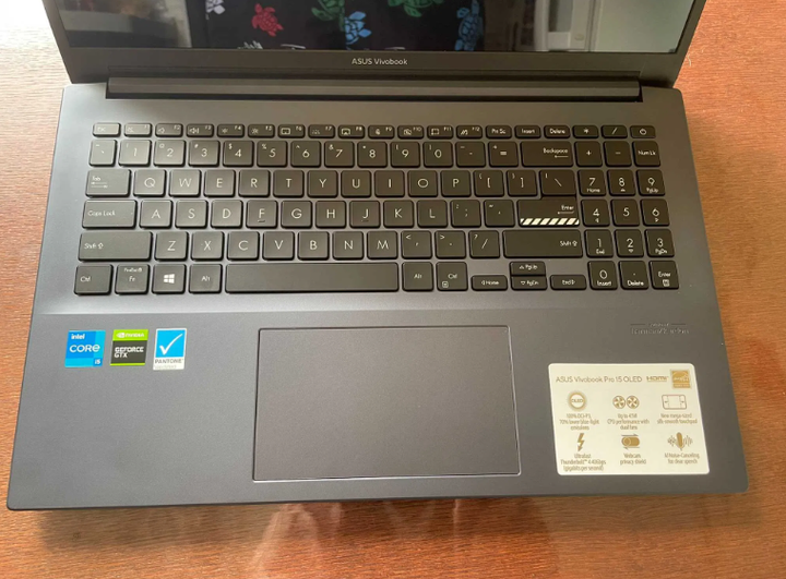 Ігровий ноутбук Asus Vivobook Pro 15 OLED K3500 / 15.6" (1920x1080) OLED / Intel Core i5-11300H (4 (8) ядра по 3.1 - 4.4 GHz) / 8 GB DDR4 / 512 GB SSD / nVidia GeForce GTX 1650, 4 GB GDDR5, 128-bit / WebCam б/в - Фото 4 Ігровий ноутбук Asus Vivobook Pro 15 OLED K3500 / 15.6" (1920x1080) OLED / Intel Core i5-11300H (4 (8) ядра по 3.1 - 4.4 GHz) / 8 GB DDR4 / 512 GB SSD / nVidia GeForce GTX 1650, 4 GB GDDR5, 128-bit / WebCam б/в - зображення 4