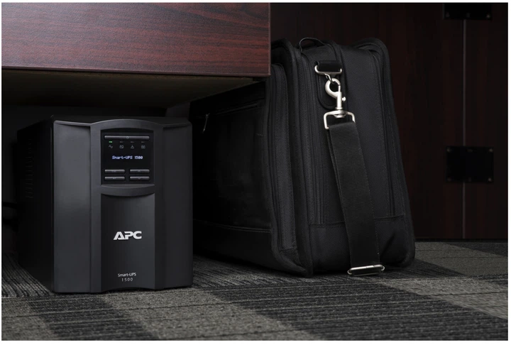 UPS APC Smart-UPS 1500VA LCD 230V (SMT1500I) - obraz 4