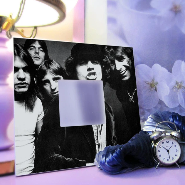 Декоративное зеркало "Группа AC/DC" эксклюзивный подарок для фанатов, музыкантов и любителей рок музыки, украшение в бар - Фото 3 Декоративное зеркало "Группа AC/DC" эксклюзивный подарок для фанатов, музыкантов и любителей рок музыки, украшение в бар - изображение 3