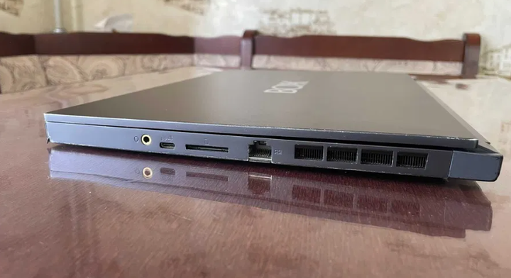 Ігровий ноутубк MSI GoBOXX SLM 15 / 17.3" (3840x2160) IPS / Intel Core i9-10980HK (8 (16) ядер по 2.4 - 5.3 GHz) / 64 GB DDR4 / 1000 GB SSD / nVidia Quadro RTX 5000, 16 GB GDDR6, 256-bit / WebCam б/в - зображення 6