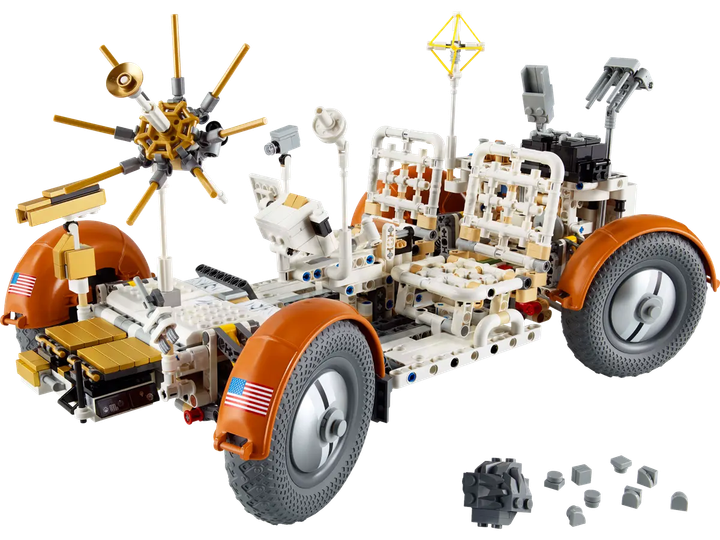 Zestaw klocków LEGO Technic: NASA Apollo — pojazd LRV 1913 elementów (42182) - obraz 2