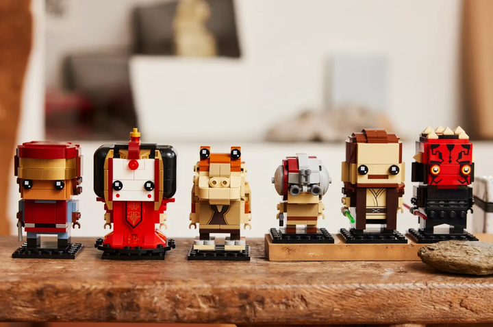 Zestaw klocków LEGO Star Wars BrickHeadz Mroczne widmo 732 elementy (40676) - obraz 7