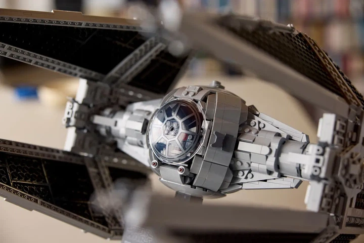 Конструктор LEGO Star Wars: TIE Interceptor 1931 элемент (75382) - изображение 10