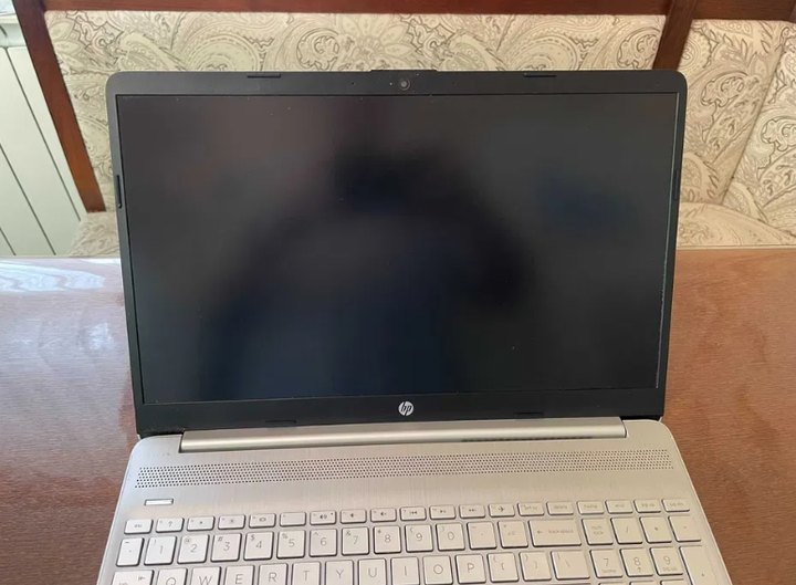 Ультабук HP 15-dw3033dx / 15.6" (1920x1080) IPS / Intel Core i3-1115G4 (2 (4) ядра по 3.0 - 4.1 GHz) / 8 GB DDR4 / 256 GB SSD / Intel UHD Graphics for 11th Generation / WebCam б/в - зображення 5