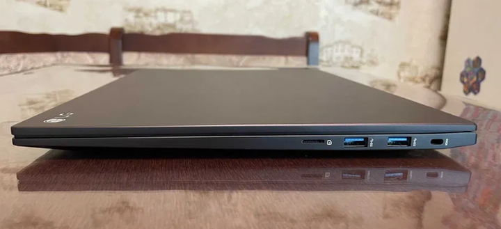 Ультрабук LG UltraPC 16U70Q / 16" (1920x1200) IPS / AMD Ryzen 7 5825U (8 (16) ядер по 2.0 - 4.5 GHz) / 16 GB DDR4 / 512 GB SSD / AMD Radeon RX Vega 8 / WebCam б/в - Фото 7 Ультрабук LG UltraPC 16U70Q / 16" (1920x1200) IPS / AMD Ryzen 7 5825U (8 (16) ядер по 2.0 - 4.5 GHz) / 16 GB DDR4 / 512 GB SSD / AMD Radeon RX Vega 8 / WebCam б/в - зображення 7