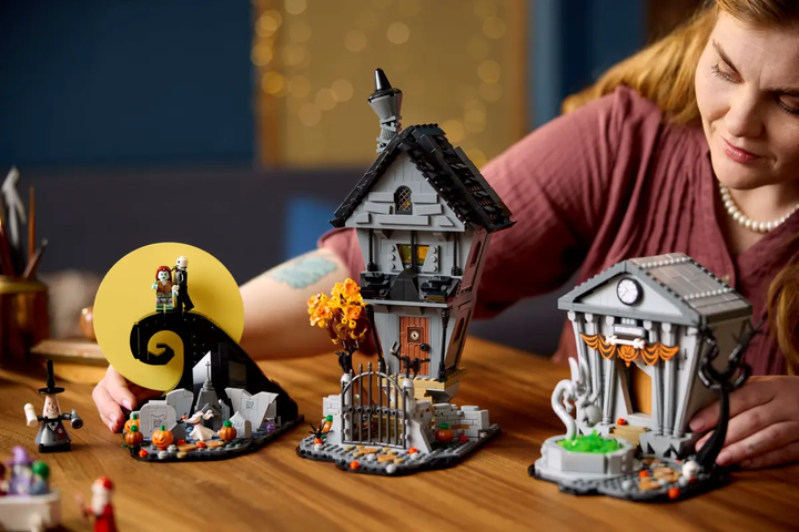 Конструктор LEGO Ideas Disney: Хэллоуинский кошмар Тима Бертона 2193 элементов (21351) - изображение 11