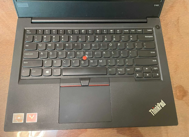 Ультрабук Lenovo Thinkpad E495 / 14" (1366x768) TN / AMD Ryzen 3 3200U (2 (4) ядра по 2.6 - 3.5 GHz) / 8 GB DDR4 / 256 GB SSD / AMD Radeon RX Vega 3 / WebCam б/у - Фото 4 Ультрабук Lenovo Thinkpad E495 / 14" (1366x768) TN / AMD Ryzen 3 3200U (2 (4) ядра по 2.6 - 3.5 GHz) / 8 GB DDR4 / 256 GB SSD / AMD Radeon RX Vega 3 / WebCam б/у - изображение 4