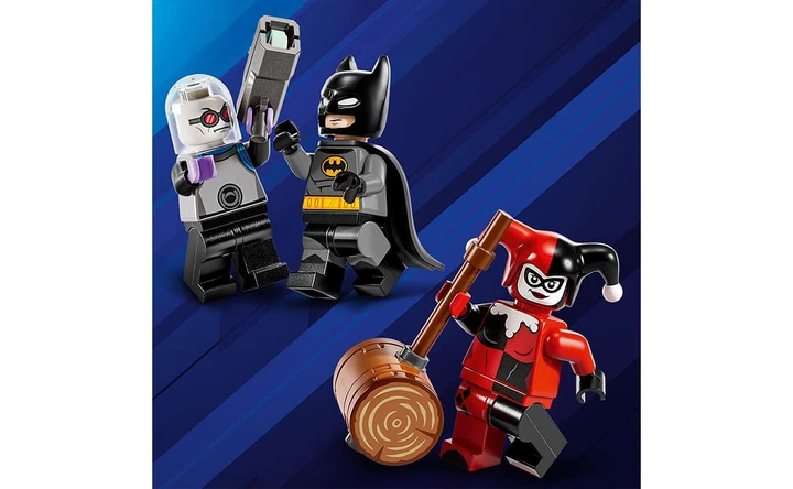 Конструктор Lego DC Batman Бэтмен на бетмобиле против Харли Квин и Мистера Фриза, 435 деталей 76274 - изображение 5