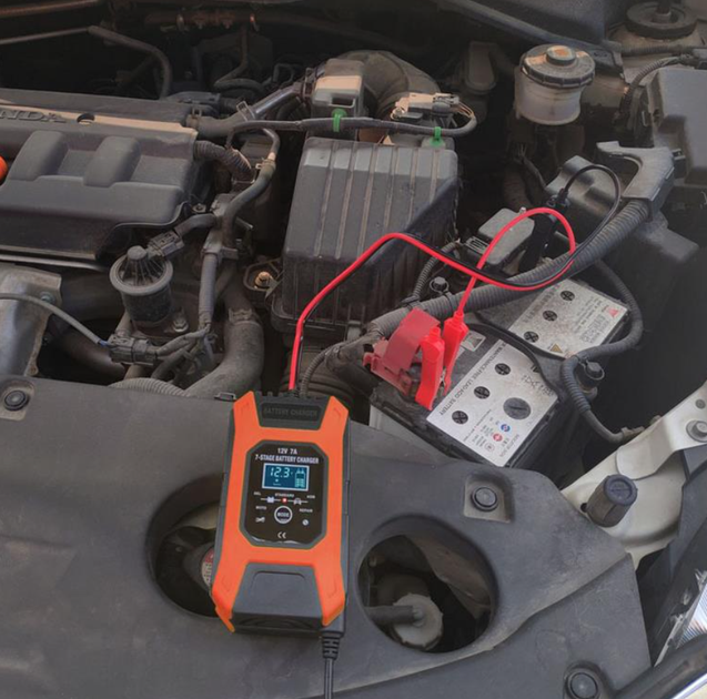 Зарядний пристрій для автомобільного акумулятора Foxsur 12V 7A імпульсний зарядний пристрій з РК-дисплеєм - зображення 3