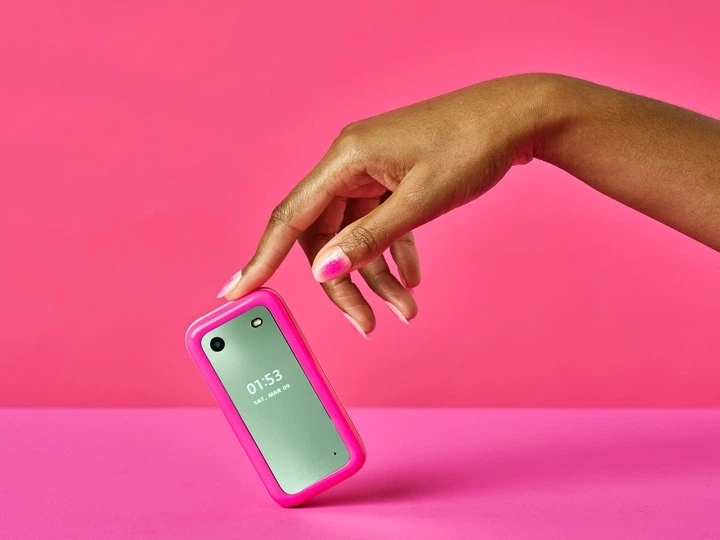 Мобільний телефон HMD Barbie Phone Pink - зображення 5