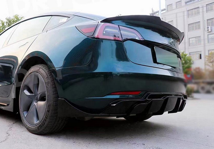 Накладка заднього бампера Tesla Model 3 чорний глянець (2017-2021) - зображення 3
