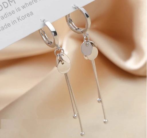 Сучасні серебрісті сережки з довгими підвісками Bijoux-e - Фото 3 Сучасні серебрісті сережки з довгими підвісками Bijoux-e - изображение 3