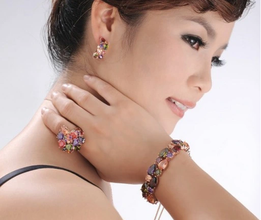 Колірні сережки в стилі вінтаж – позолочені півкола з кристалами Bijoux-e - изображение 3