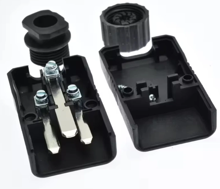 Роз'єм Lucom IEC(C20)-конектор кабельний 3x2.5mm D=1.5mm чорний(62.08.3757) - изображение 3
