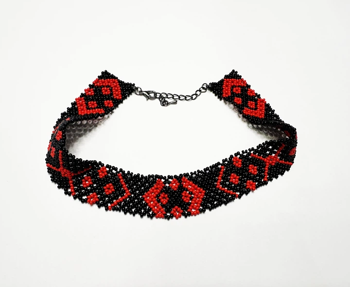 Традиционное украинское ожерелье чокер из бисера HatynkaUA Necklace в этностиле ручной работы Black-Red (SUN999_57) - изображение 4