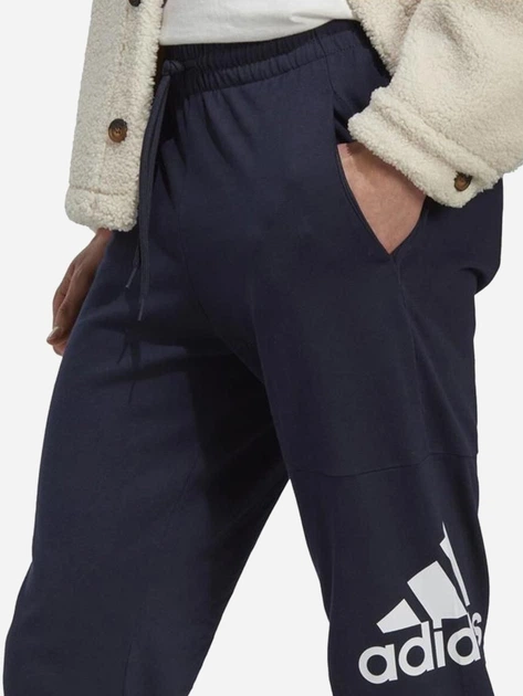 Spodnie dresowe męskie adidas ESS LGO T P SJ IC9428 L Granatowe (4066752224626) - obraz 4
