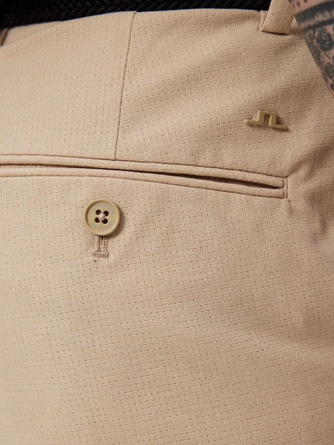 Шорти короткі чоловічі J. Lindeberg jlgmpa09698-1679 31 Пісочні (7310420990311) - зображення 5