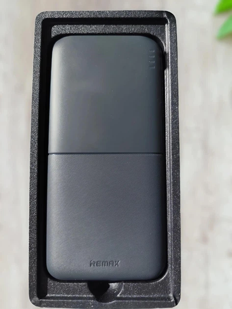 Павербанк REMAX RPP 23 універсальна мобільна батарея з ємністю 10000 mAh УМБ із USB Type C Micro-USB для заряджання смартфона планшета Power Bank портативний зарядний пристрій зовнішній акумулятор Black - Фото 4 Павербанк REMAX RPP 23 універсальна мобільна батарея з ємністю 10000 mAh УМБ із USB Type C Micro-USB для заряджання смартфона планшета Power Bank портативний зарядний пристрій зовнішній акумулятор Black - зображення 4