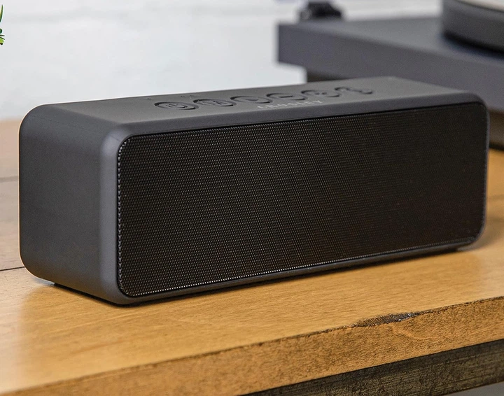 Проигрыватель винила Crosley C6 Black with S300 Bluetooth Speaker с беспроводной колонкой - Фото 9 Проигрыватель винила Crosley C6 Black with S300 Bluetooth Speaker с беспроводной колонкой - изображение 9