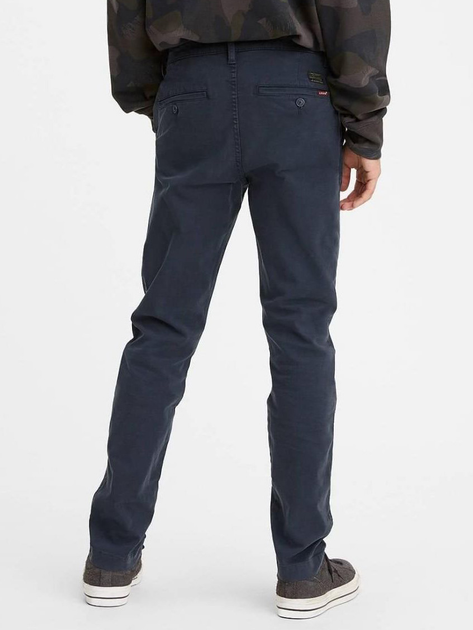 Spodnie chinosy męskie Levi's Xx Chino Slim Ii 17199-0013 32-32 Granatowe (5400816834991) - obraz 2