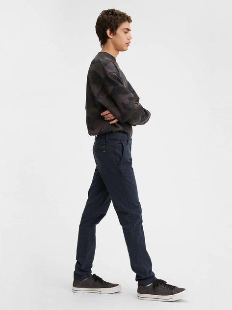 Spodnie chinosy męskie Levi's Xx Chino Slim Ii 17199-0013 36-32 Granatowe (5400816978824) - obraz 4