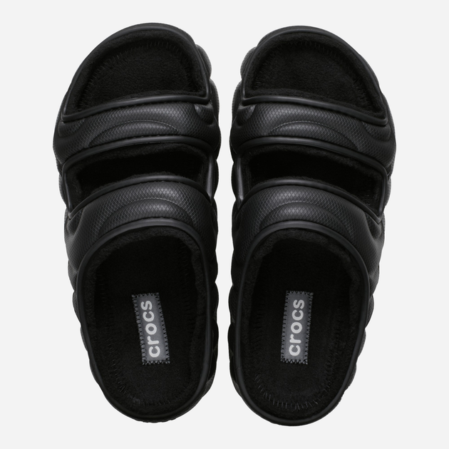 Klapki męskie z futerkiem Crocs Classic Cozzy Overpuff Sandal 210074-001 42-43 (M9/W11) Czarne (0196265733620) - obraz 4