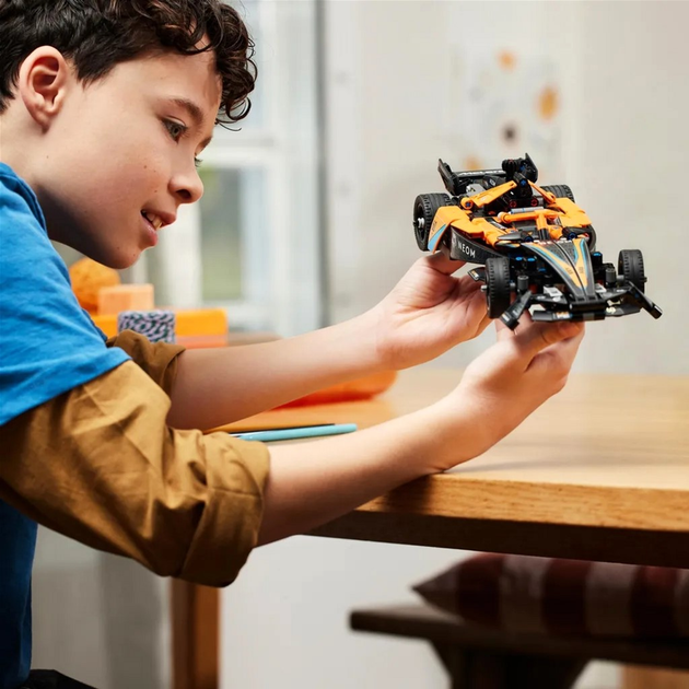 Конструктор LEGO Technic Neom McLaren Formula E Team 452 деталі 4 шт (42169) - зображення 9