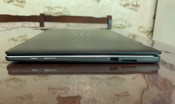 Ноутбук-трансформер Dell Inspiron 15 7568 / 15.6" (3840x2160) IPS Touch / Intel Core i7-6500U (2 (4) ядра по 2.5 - 3.1 GHz) / 8 GB DDR3 / 256 GB SSD / Intel HD Graphics 520 / WebCam б/в - Фото 7 Ноутбук-трансформер Dell Inspiron 15 7568 / 15.6" (3840x2160) IPS Touch / Intel Core i7-6500U (2 (4) ядра по 2.5 - 3.1 GHz) / 8 GB DDR3 / 256 GB SSD / Intel HD Graphics 520 / WebCam б/в - зображення 7