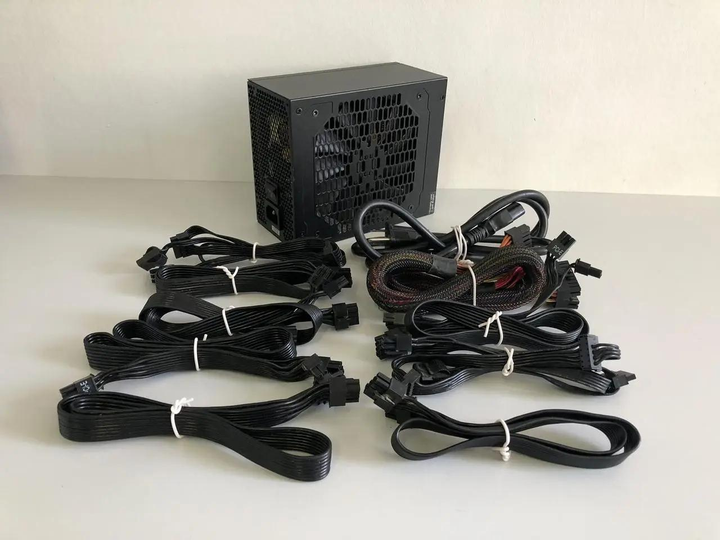 Блок живлення Rosewill Photon 1200 1200W 80 Plus Gold б/в - изображение 1