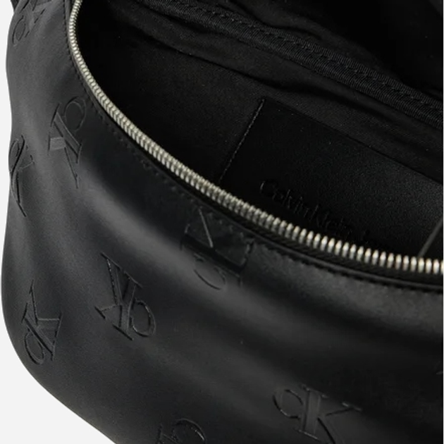 Сумка поясна чоловіча Calvin Klein Jeans CKRK50K5125590GK Чорна (8720639564088) - зображення 5