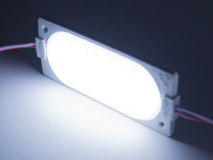 Світлодіодні модулі 12V та 24V: універсальне рішення для авто, реклами та дому