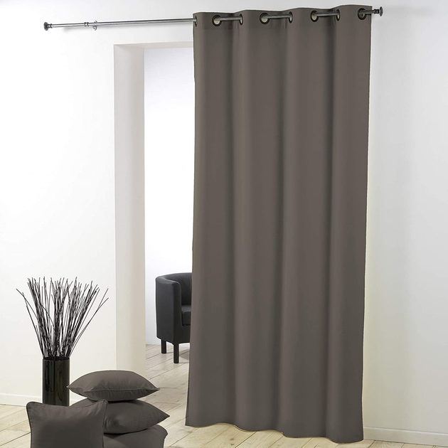 Zasłona zaciemniająca Douceur d'intérieur Essentiel taupe 140 x 280 cm (3574386035286) - obraz 1